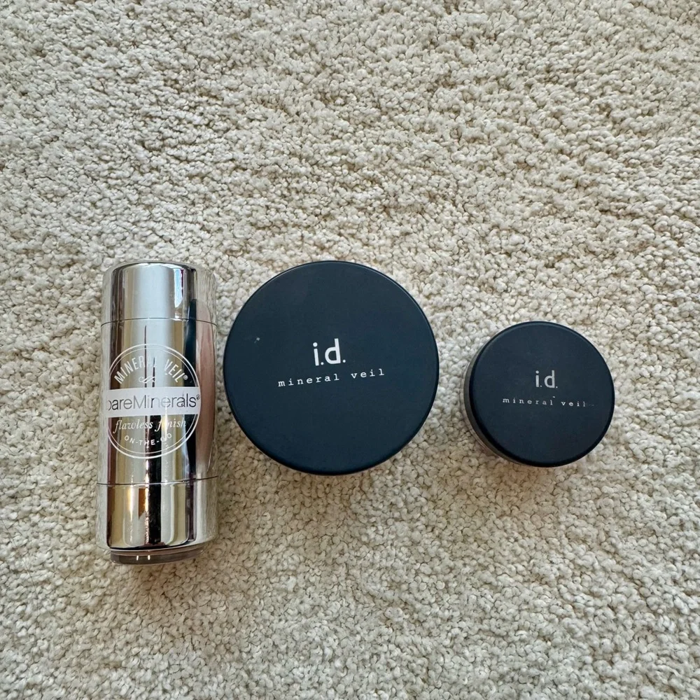 Bare Escentuals bare Minerals Flawless Finish and i.d. Mineral Veil Loose Powder